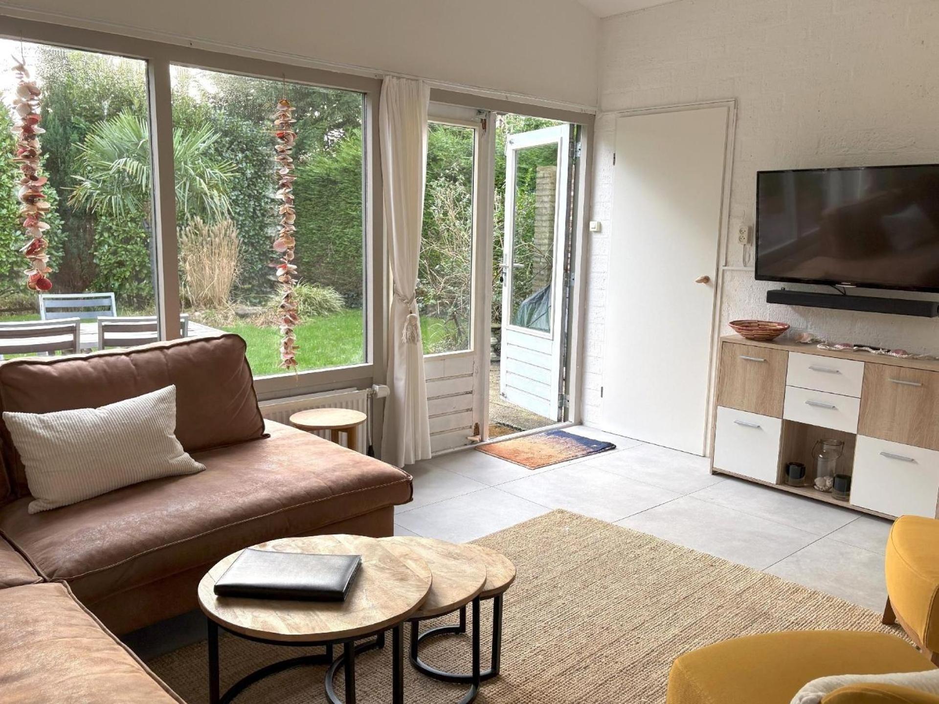 Gemuetliches, Helles Ferienhaus Mit Privatem Garten In Gepflegtem Ferienpark Warmenhuizen Luaran gambar